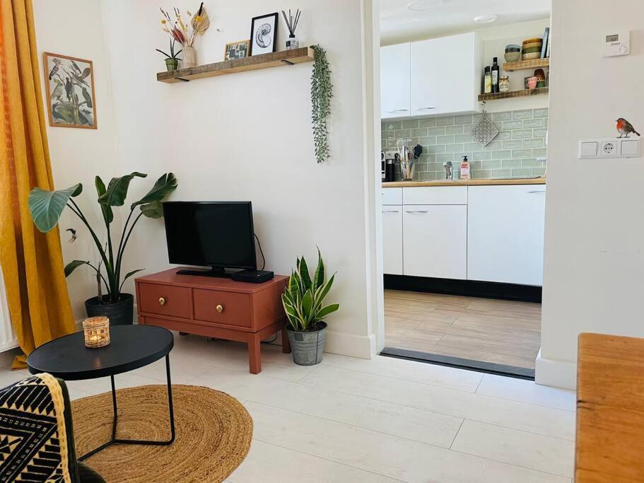 The Birdhouse, Tiny Home Close To The Beach Noordwijk Bagian luar foto